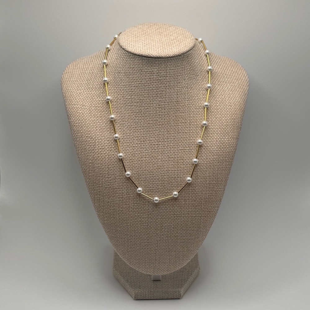 Jenny Bird Sylvie Necklace in Goldtone plate/glass imitation pearl